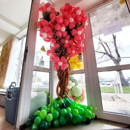 Balionų instaliacija "Rožinės gėlytės su žaluma"